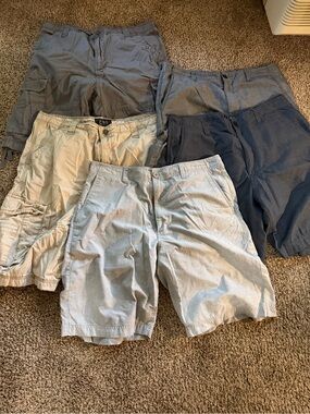 CSG mens 38 shorts lot of (5) tan grey black